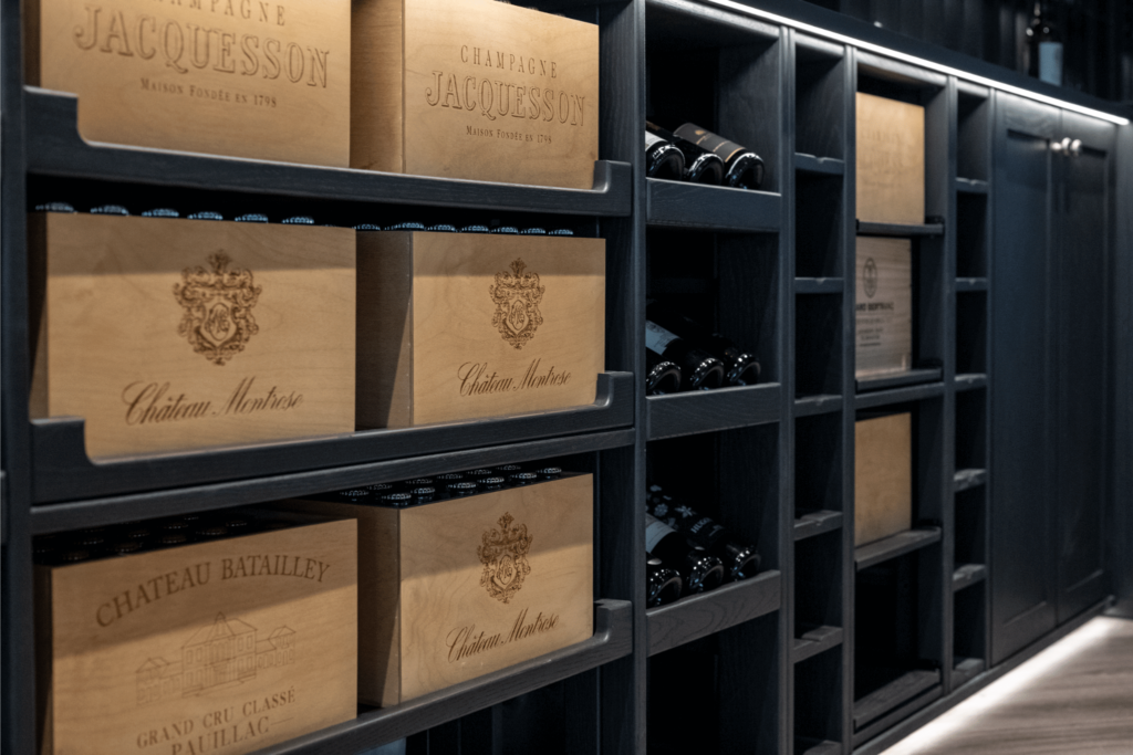 wooden wine cases with engraving